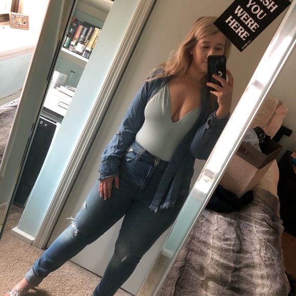 5+ years experience - Poshmark Ambassador - Hi! <3 - Picture 10 of 11